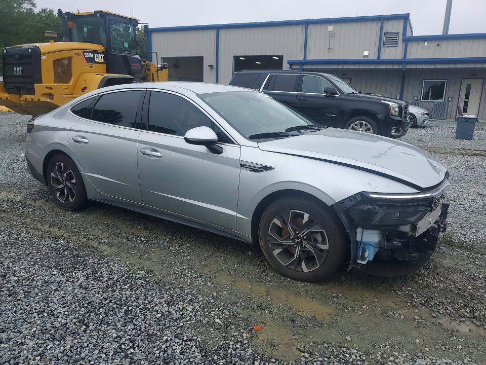 Photo 4 from auction – 2025 HYUNDAI SONATA with VIN KMHL64JAXSA454811