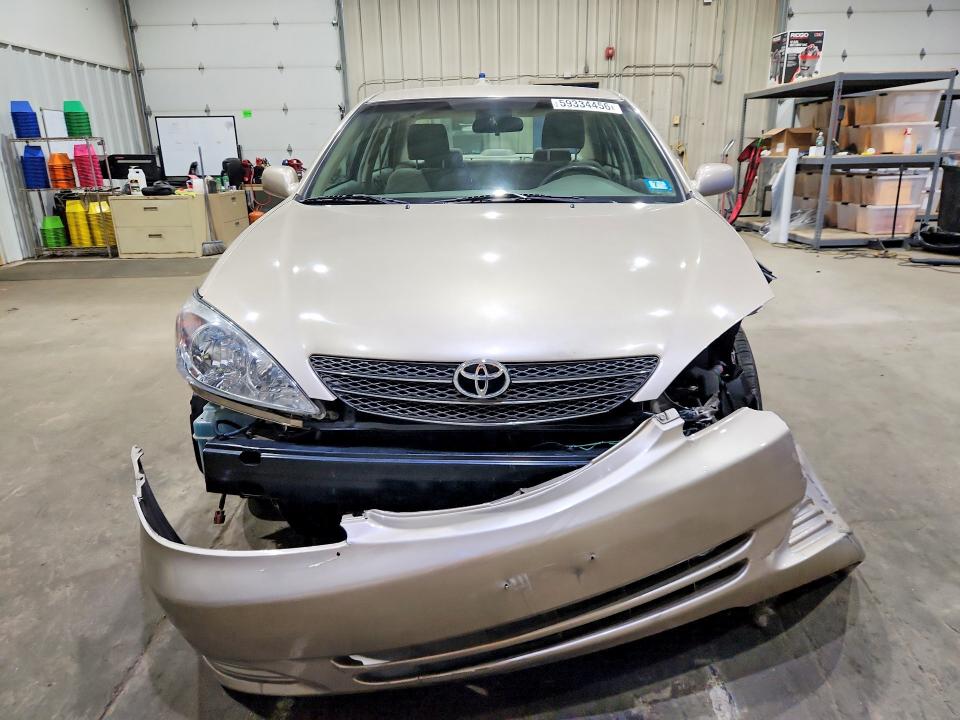 Photo 5 from auction – 2004 TOYOTA CAMRY with VIN 4T1BE32K74U826803