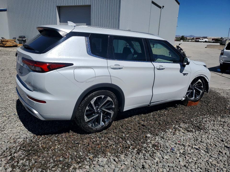 Photo 3 from auction – 2023 MITSUBISHI OUTLANDER with VIN JA4T5VA93PZ033793