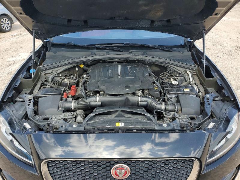 Photo 12 from auction – 2017 JAGUAR F-PACE with VIN SADCS2BVXHA496429