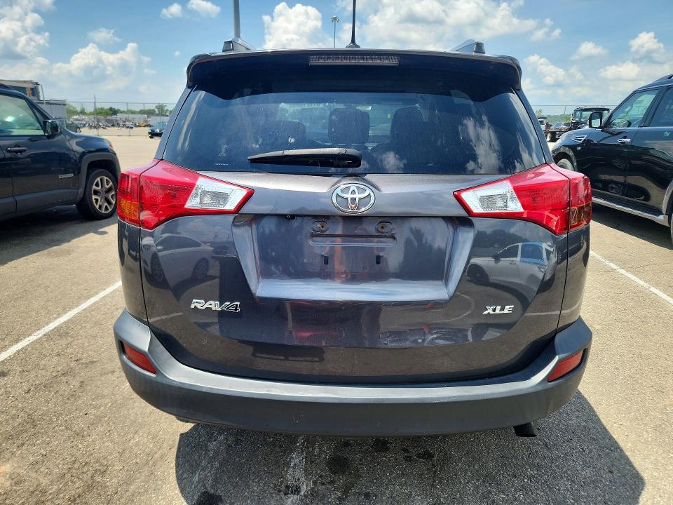 Photo 6 from auction – 2015 TOYOTA RAV4 with VIN JTMWFREV1FD049940