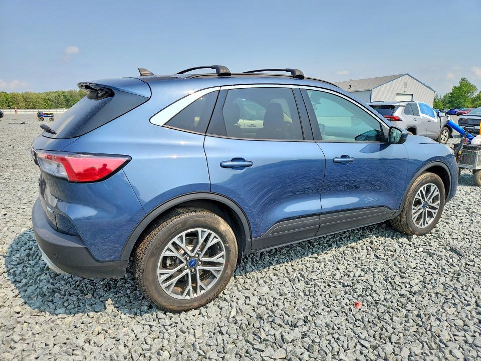 Photo 3 from auction – 2020 FORD ESCAPE with VIN 1FMCU9H67LUC13499