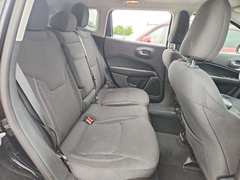 Photo 10 from auction – 2018 JEEP COMPASS with VIN 3C4NJDAB1JT415584