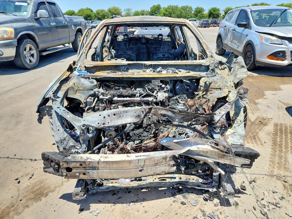 Photo 5 from auction – 2022 TOYOTA CAMRY with VIN 4T1G11AK9NU657165