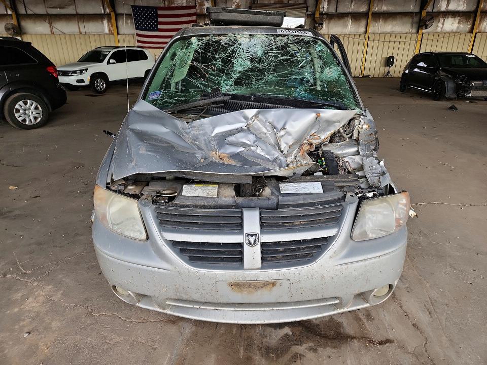Photo 5 from auction – 2005 DODGE GRAND CARAVAN with VIN 2D4GP44LX5R392796