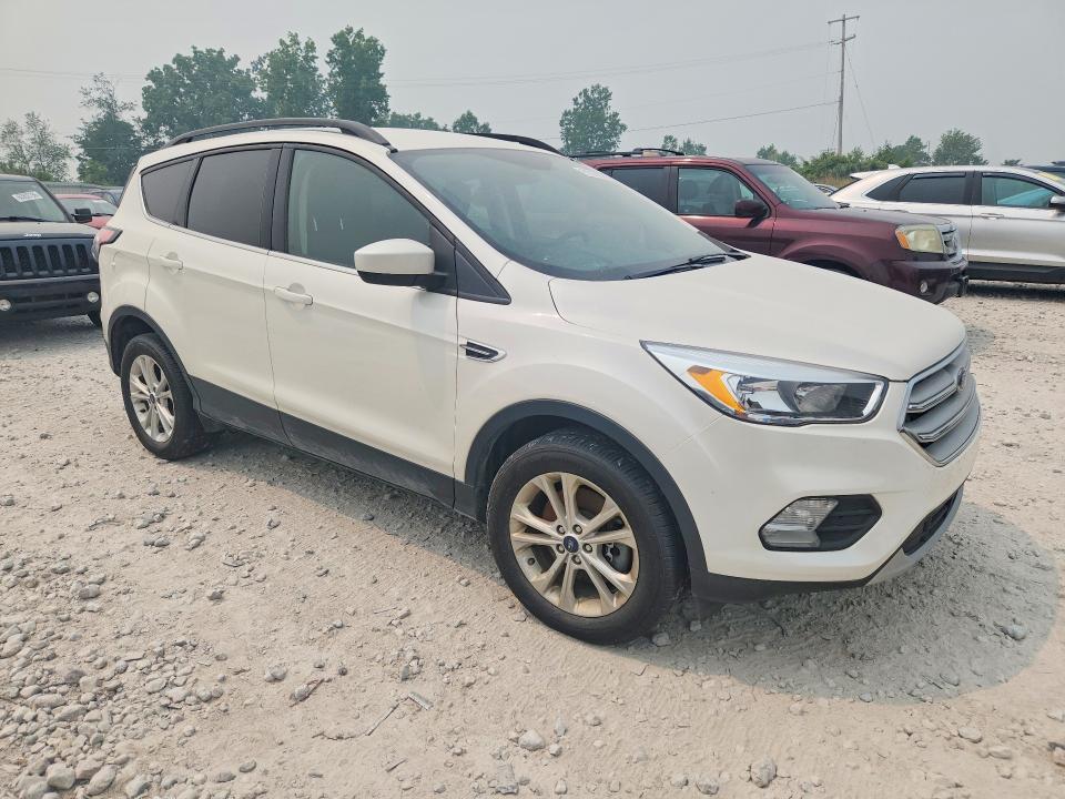 Photo 4 from auction – 2018 FORD ESCAPE with VIN 1FMCU9GD7JUC86062