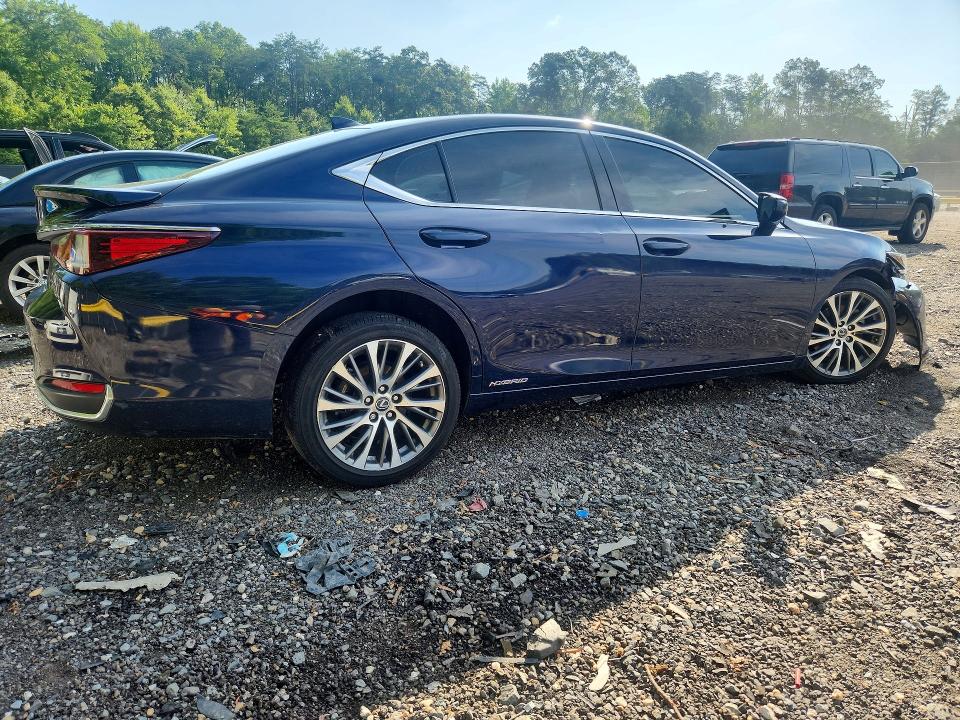 Фото 3 с аукциона – 2021 LEXUS ES с VIN 58ADA1C1XMU001541