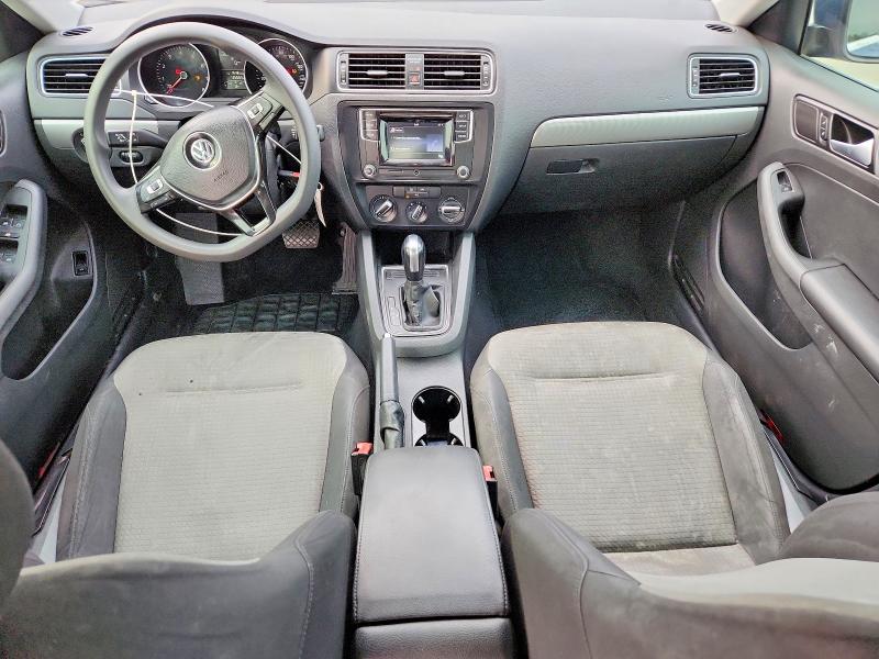 Zdjęcie 8 z aukcji – 2017 VOLKSWAGEN JETTA z VIN 3VW2B7AJ4HM396507