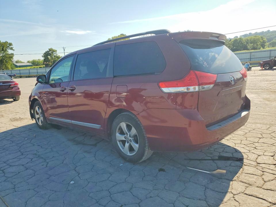 Photo 2 from auction – 2013 TOYOTA SIENNA with VIN 5TDKK3DC2DS369549