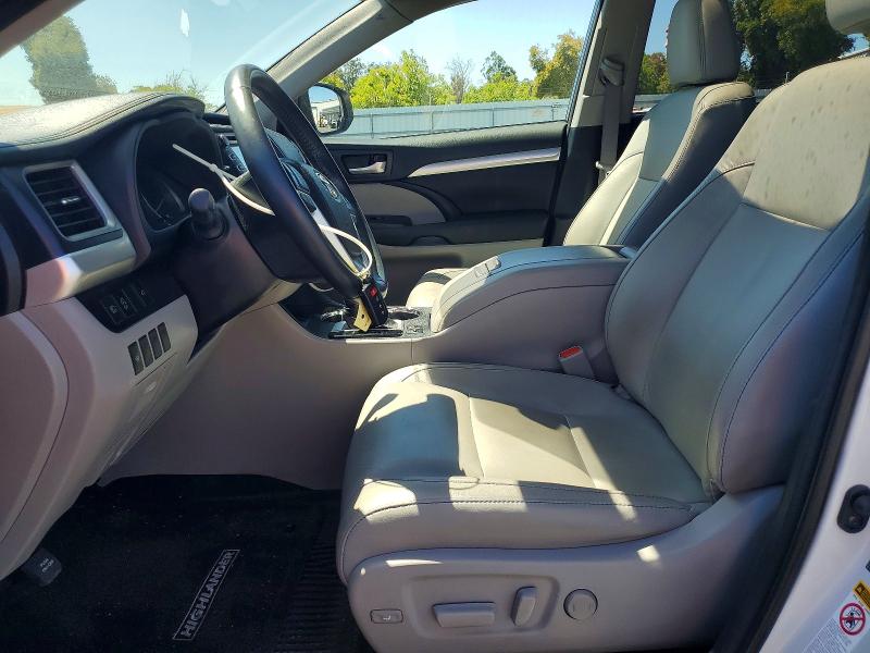 Photo 7 from auction – 2018 TOYOTA HIGHLANDER with VIN 5TDJZRFH1JS559664