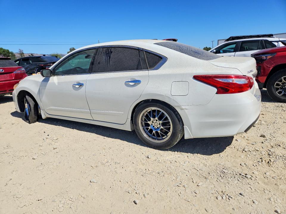 Photo 2 from auction – 2017 NISSAN ALTIMA with VIN 1N4AL3AP5HN306334