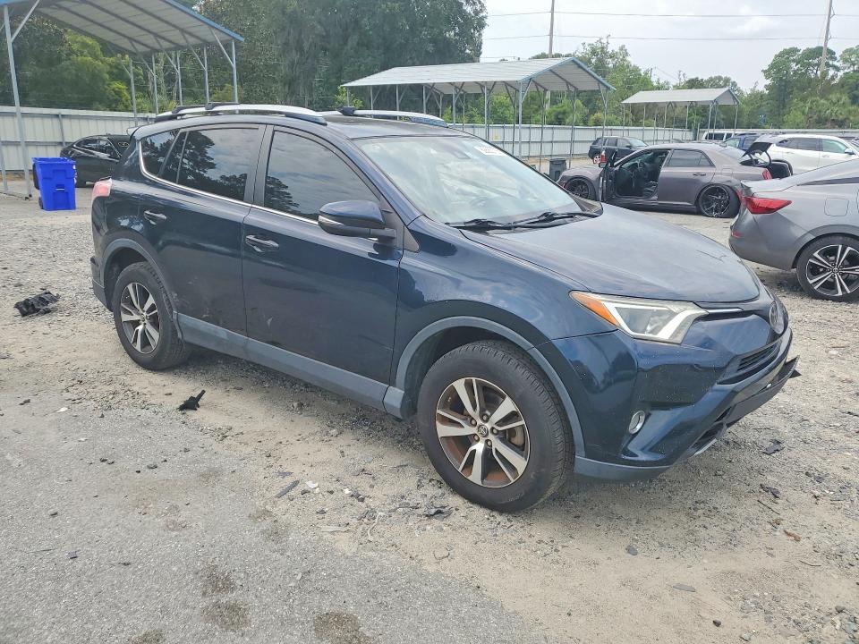 Zdjęcie 4 z aukcji – 2017 TOYOTA RAV4 z VIN JTMWFREV2HJ707950