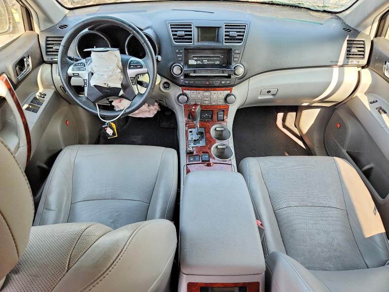 Photo 8 from auction – 2012 TOYOTA HIGHLANDER with VIN 5TDDK3EH9CS145177