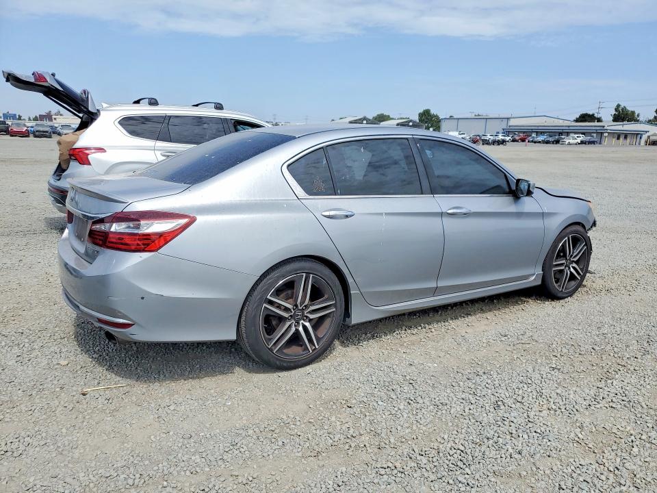 Photo 3 from auction – 2017 HONDA ACCORD with VIN 1HGCR2F52HA289262