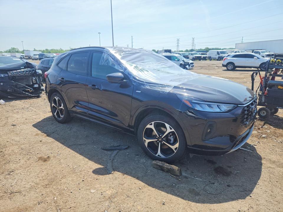 Photo 4 from auction – 2023 FORD ESCAPE with VIN 1FMCU9NA9PUB24340