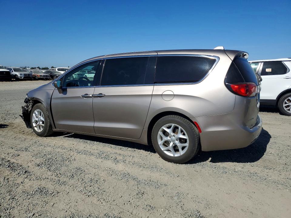 Photo 2 from auction – 2018 CHRYSLER PACIFICA with VIN 2C4RC1FG1JR292757