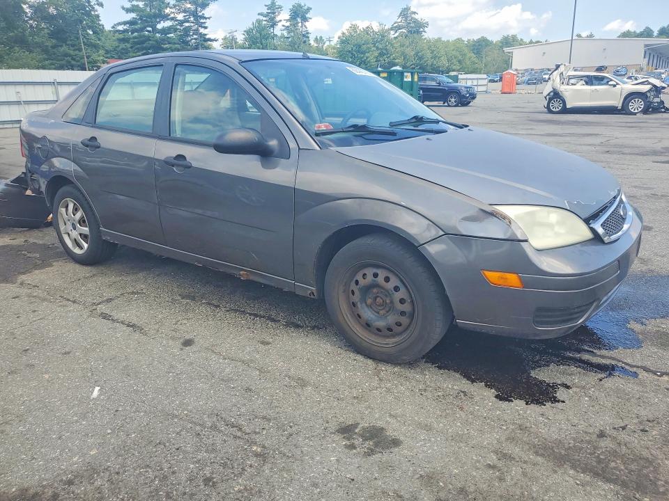 Photo 4 from auction – 2005 FORD FOCUS with VIN 1FAFP34N85W206822