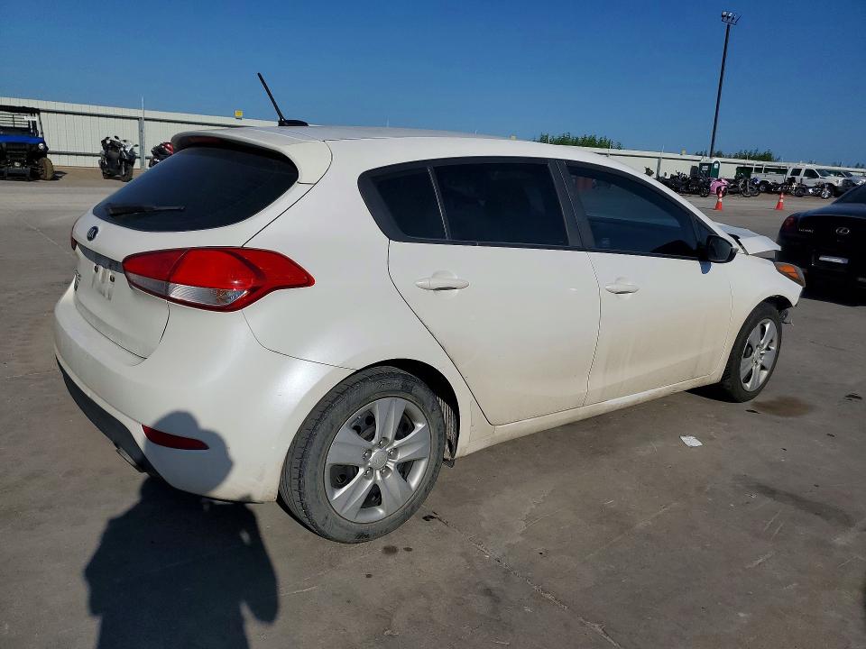 Photo 3 from auction – 2016 KIA FORTE with VIN KNAFK5A89G5582891