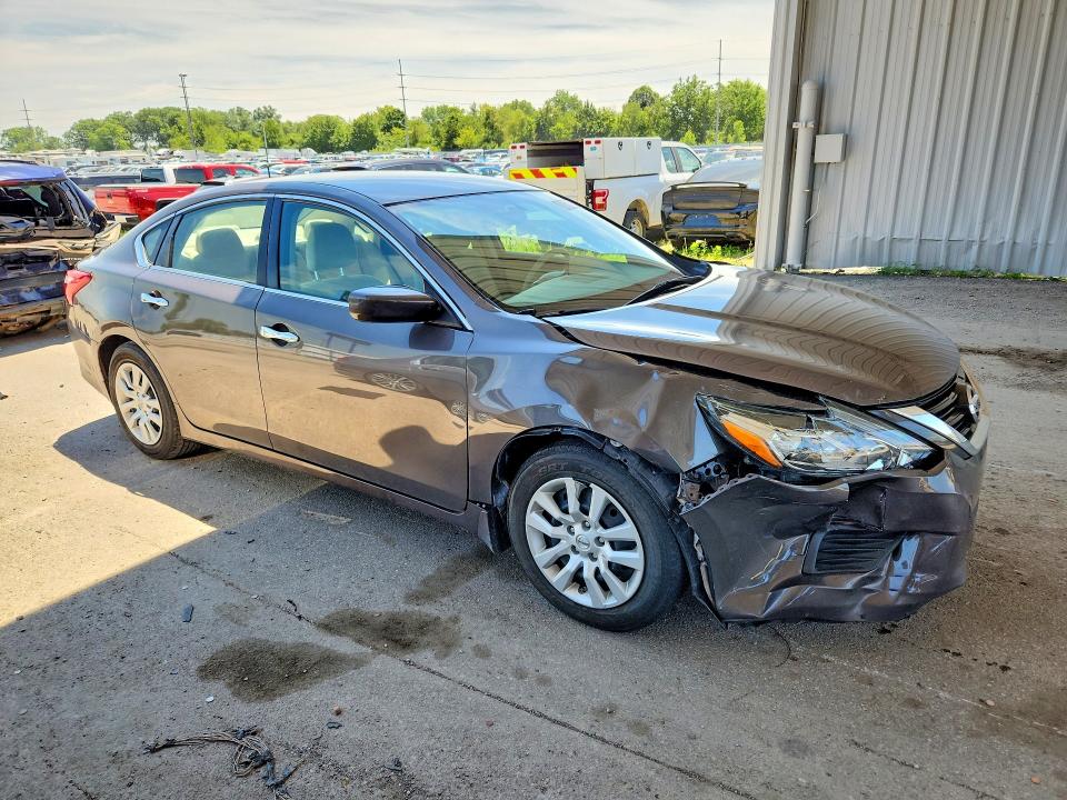 Photo 4 from auction – 2017 NISSAN ALTIMA with VIN 1N4AL3AP1HC133732