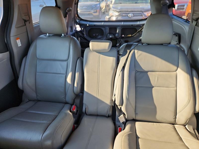Photo 10 from auction – 2016 TOYOTA SIENNA with VIN 5TDYK3DC0GS761329