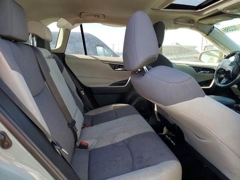 Photo 11 from auction – 2019 TOYOTA RAV4 with VIN JTMW1RFV4KD511396