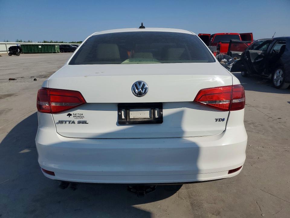 Photo 6 from auction – 2015 VOLKSWAGEN JETTA with VIN 3VWLA7AJ1FM412828