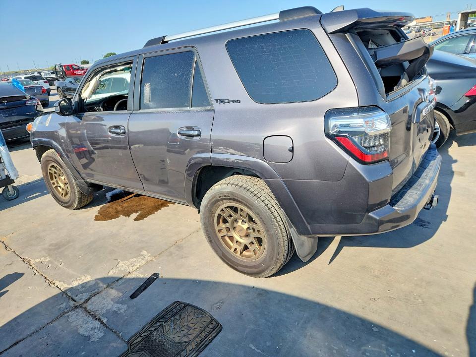 Photo 2 from auction – 2021 TOYOTA 4RUNNER with VIN JTEEU5JR1M5250002