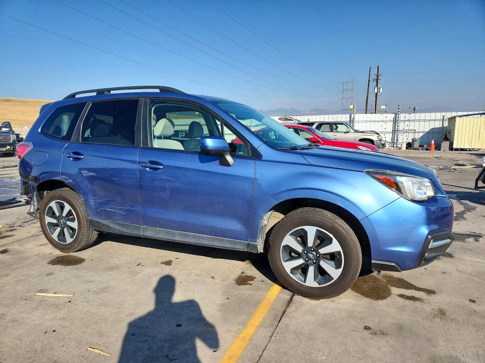 Photo 4 from auction – 2017 SUBARU FORESTER with VIN JF2SJAEC4HH456967