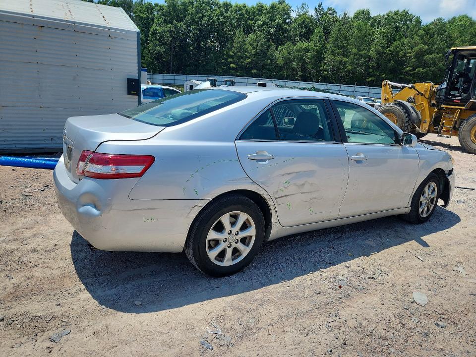 Photo 3 from auction – 2011 TOYOTA CAMRY with VIN 4T1BF3EKXBU640081