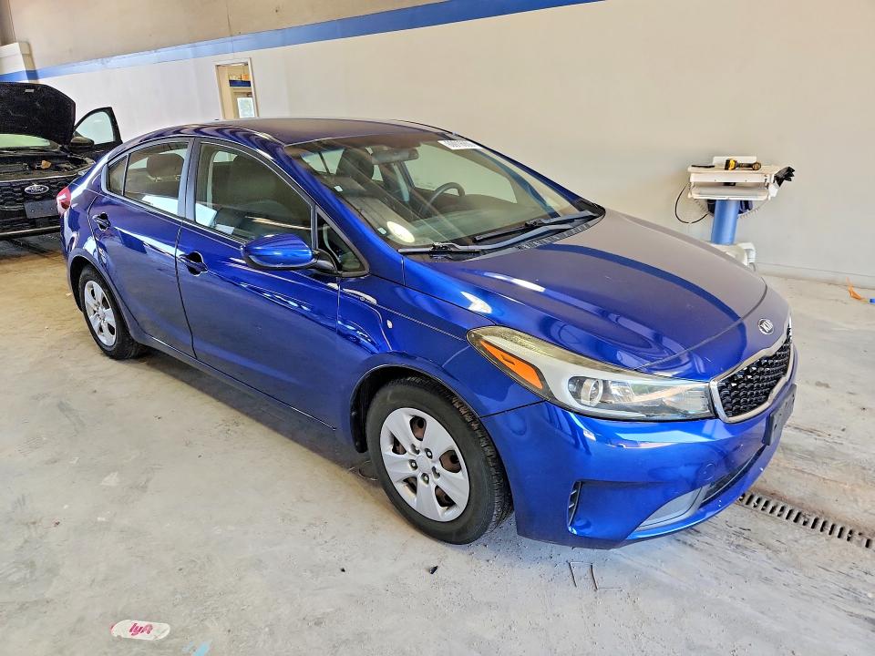 Photo 4 from auction – 2018 KIA FORTE with VIN 3KPFK4A71JE190228