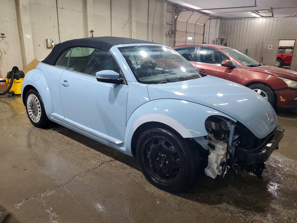 Photo 4 from auction – 2013 VOLKSWAGEN BEETLE with VIN 3VW5P7AT1DM817514