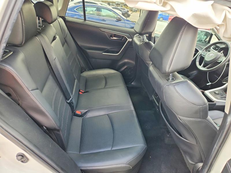 Photo 11 from auction – 2021 TOYOTA RAV4 with VIN 4T3D6RFVXMU057623
