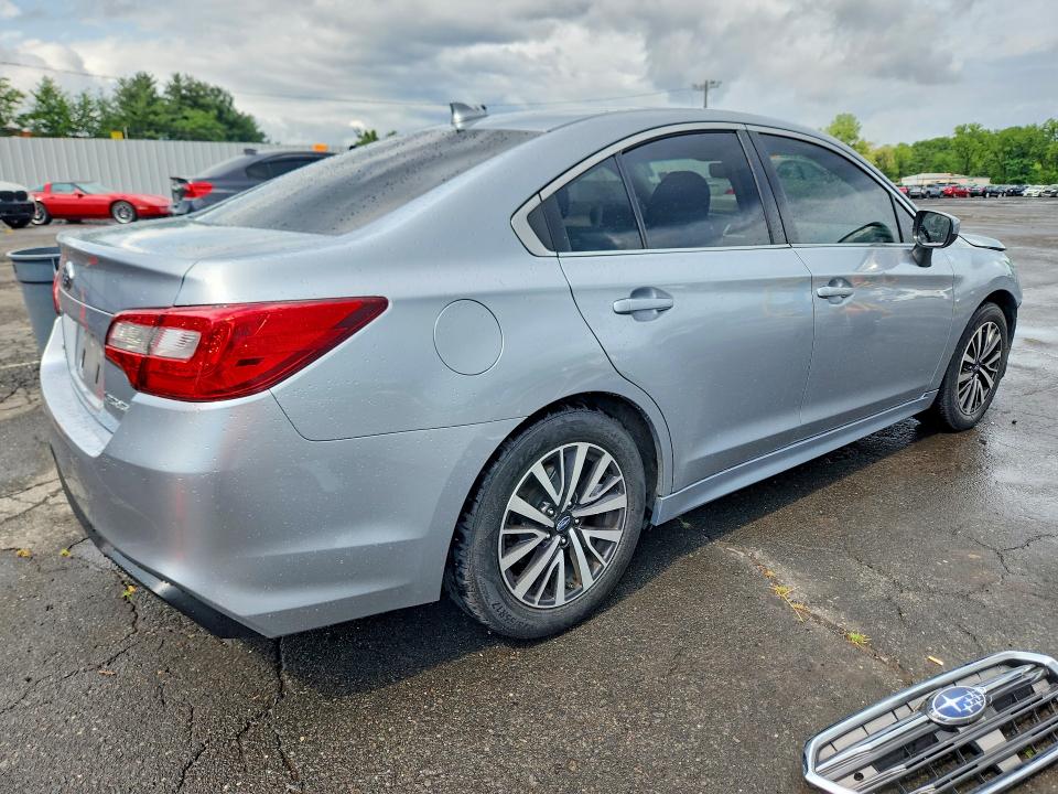 Photo 3 from auction – 2018 SUBARU LEGACY with VIN 4S3BNAC68J3022800