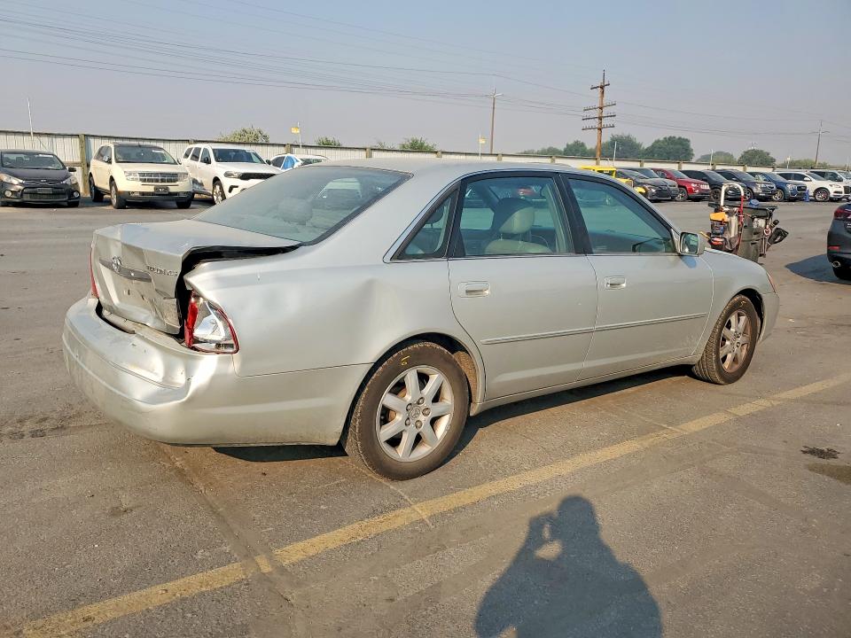 Photo 3 from auction – 2000 TOYOTA AVALON with VIN 4T1BF28B1YU097914