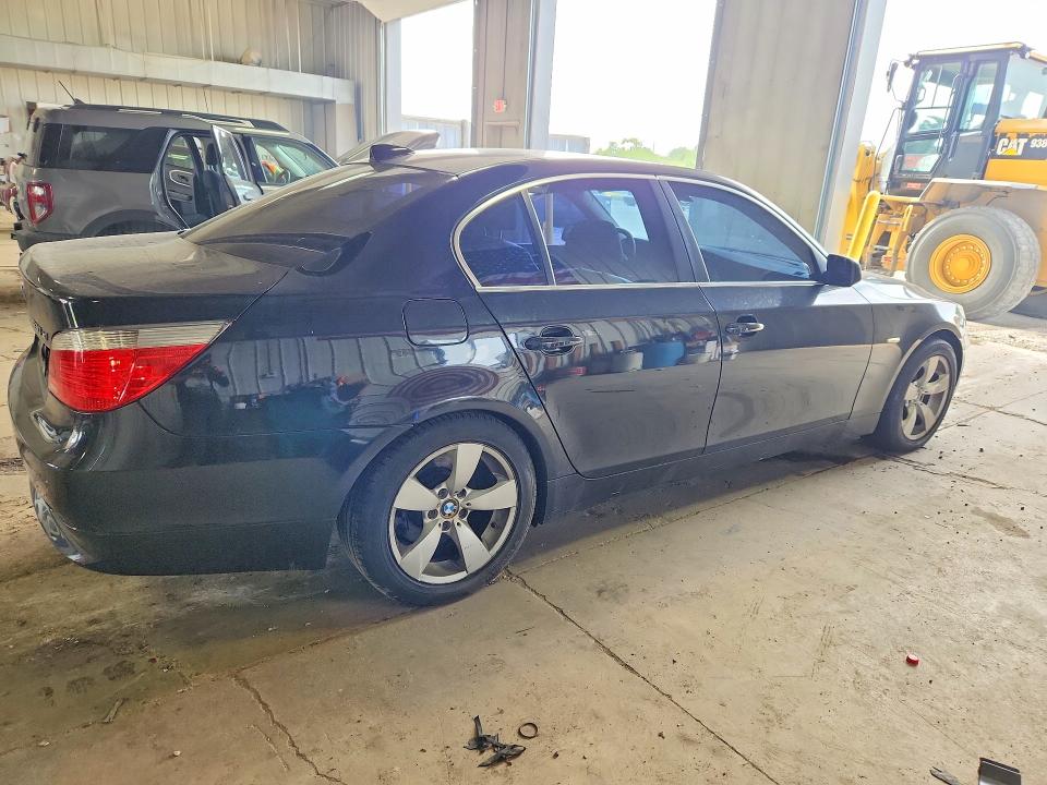 Photo 3 from auction – 2007 BMW 530 with VIN WBANF73537CY17974