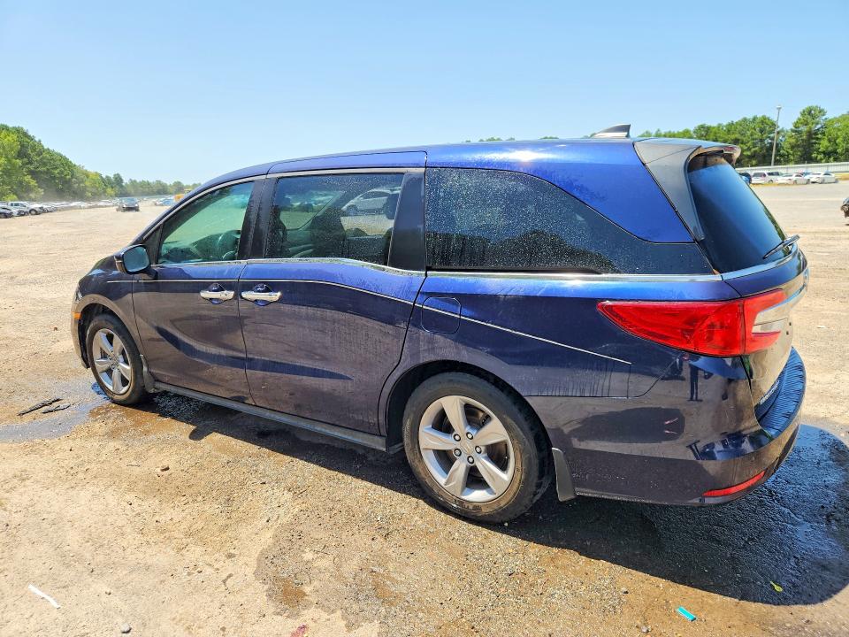 Photo 2 from auction – 2018 HONDA ODYSSEY with VIN 5FNRL6H79JB111703