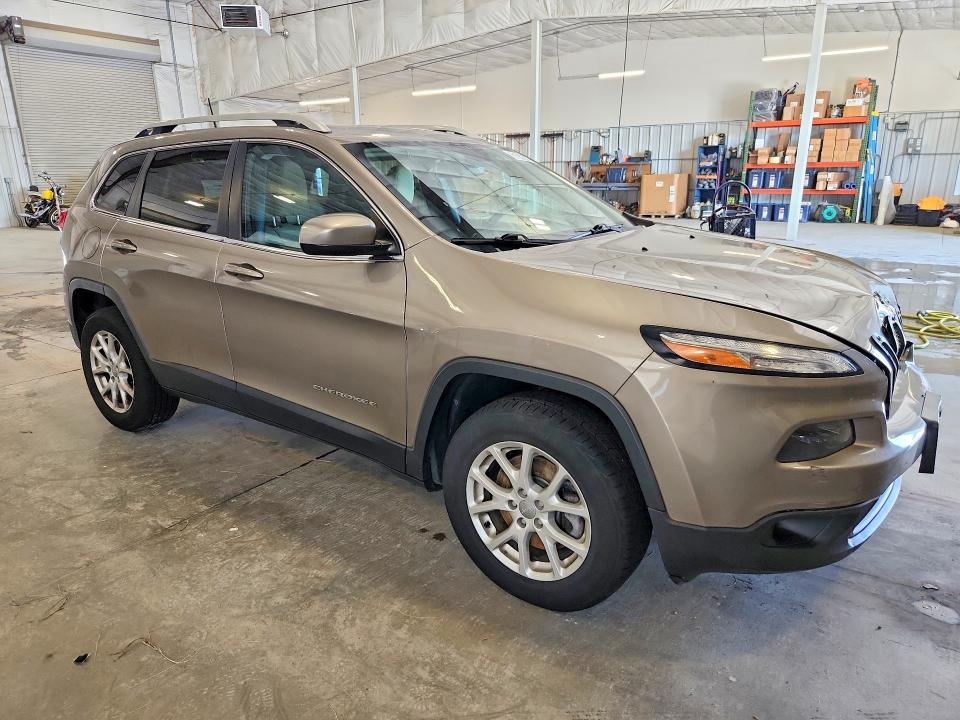 صورة رقم 4 من المزاد - 2016 JEEP CHEROKEE مع VIN 1C4PJMCB1GW335078