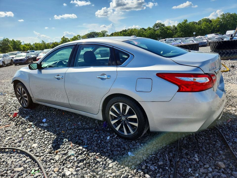 Photo 2 from auction – 2017 NISSAN ALTIMA with VIN 1N4AL3AP5HC217875