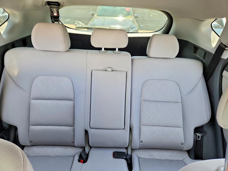 Photo 10 from auction – 2018 HYUNDAI TUCSON with VIN KM8J33A48JU736771