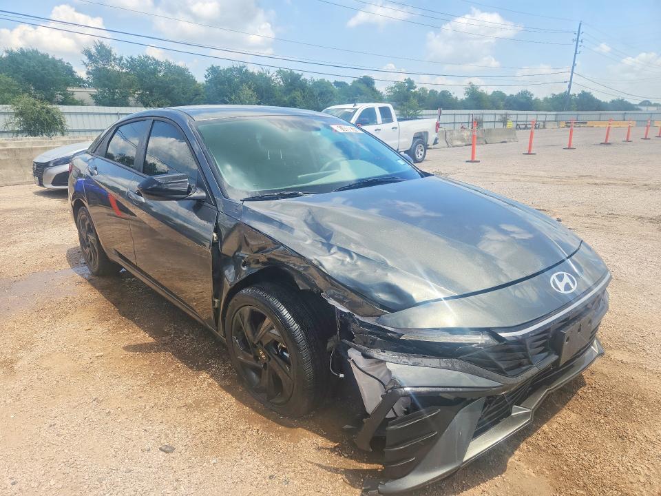 Photo 4 from auction – 2026 HYUNDAI ELANTRA with VIN KMHLM4DG2TU097775