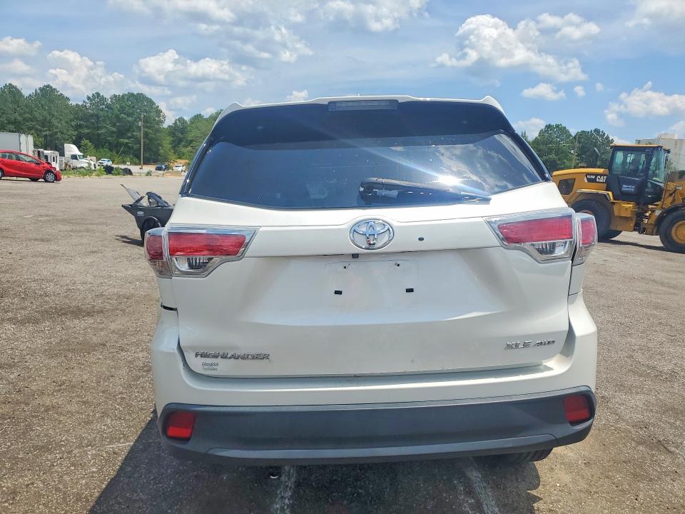 Фото 6 с аукциона – 2015 TOYOTA HIGHLANDER с VIN 5TDJKRFH7FS077535