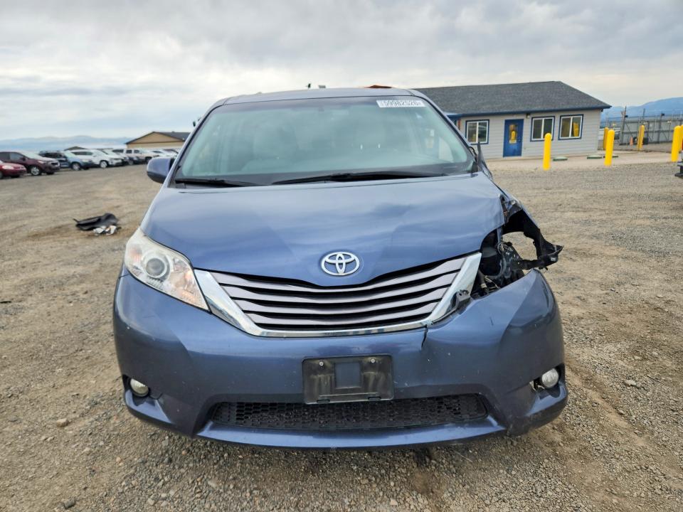 Photo 5 from auction – 2017 TOYOTA SIENNA with VIN 5TDYZ3DC4HS799398
