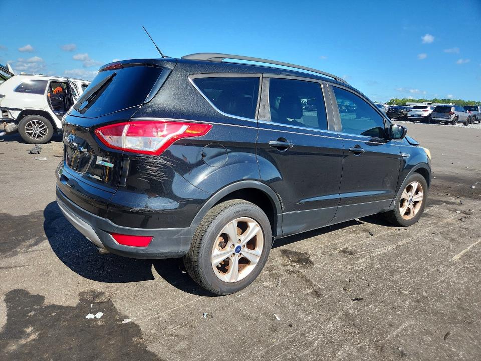 Photo 3 from auction – 2014 FORD ESCAPE with VIN 1FMCU0G96EUC73171