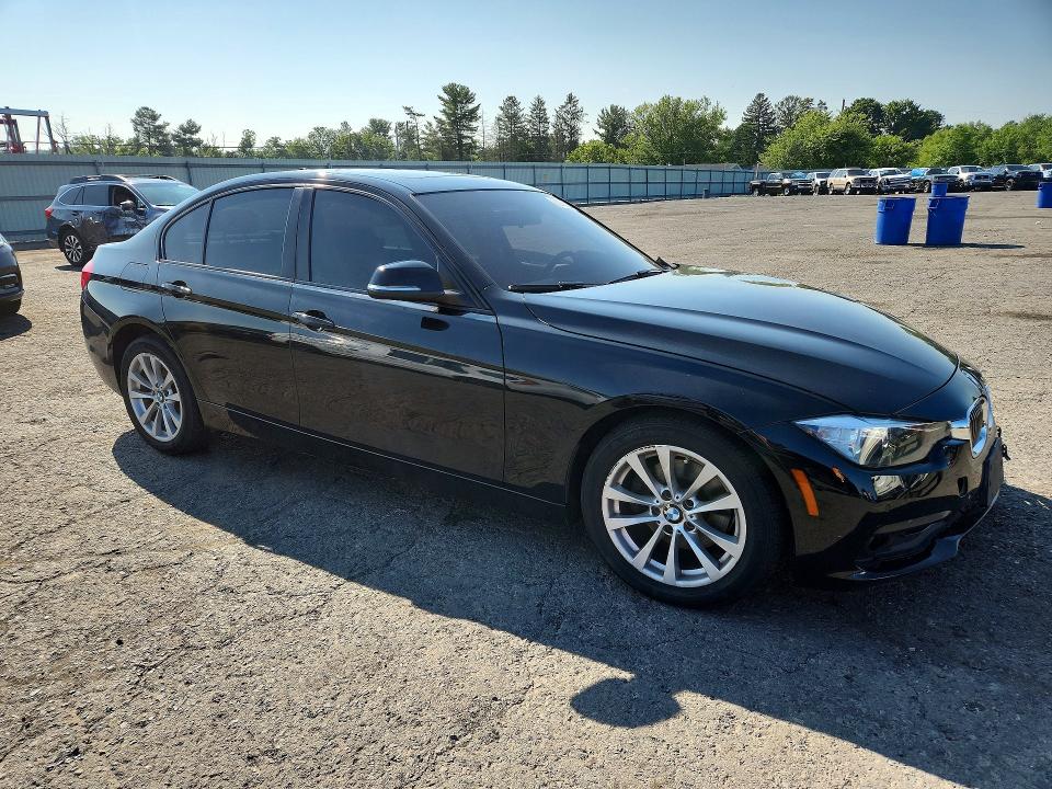 Снимка 4 от търг – 2016 BMW 320 с VIN WBA8E5G53GNU21420