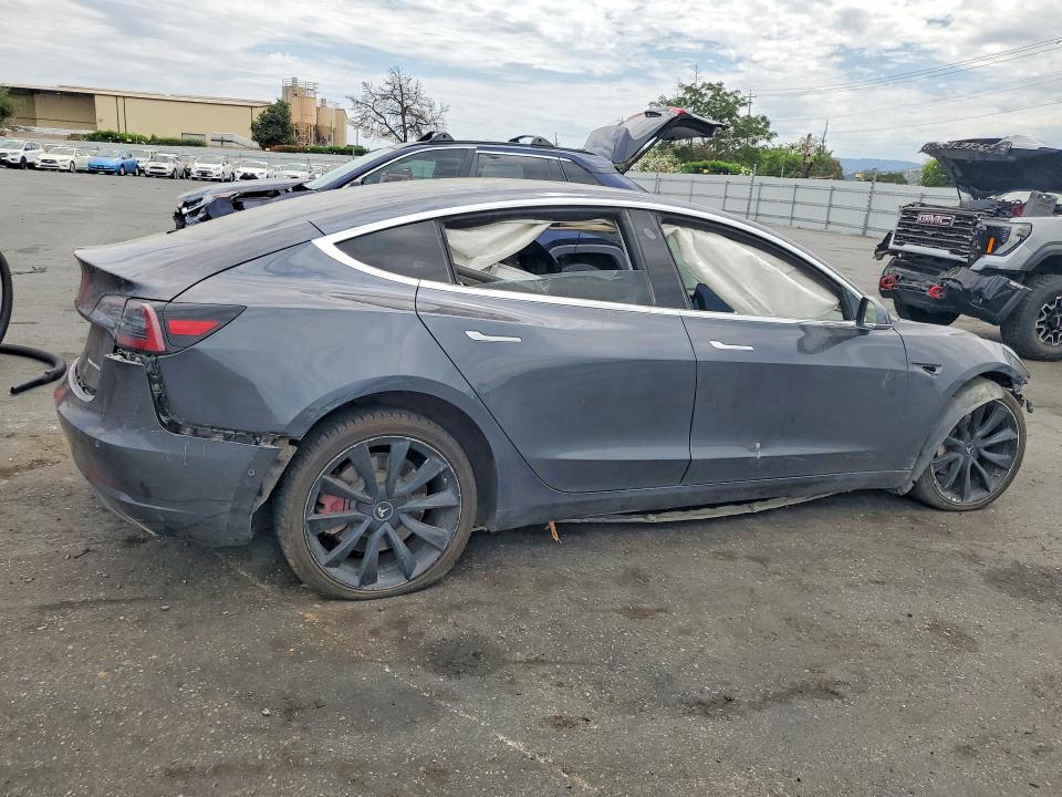 Photo 3 from auction – 2018 TESLA MODEL 3 with VIN 5YJ3E1EB9JF147287