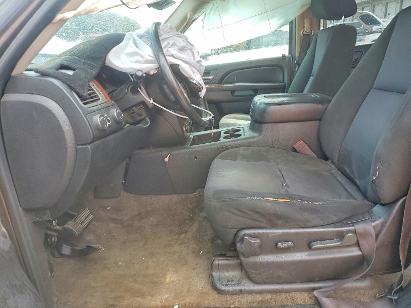 Photo 7 from auction – 2011 CHEVROLET SUBURBAN with VIN 1GNSKHE34BR156407