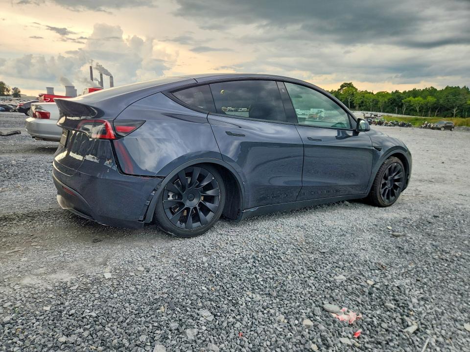 Photo 3 from auction – 2020 TESLA MODEL Y with VIN 5YJYGDEE4LF049072