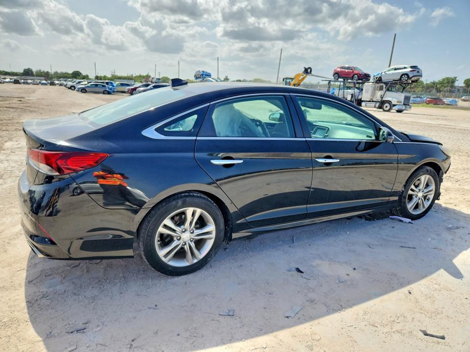 Photo 3 from auction – 2018 HYUNDAI SONATA with VIN 5NPE34AF6JH600386