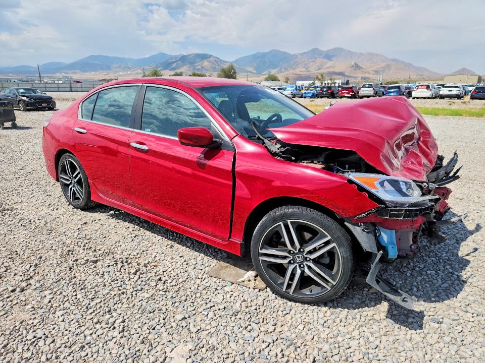 Photo 4 from auction – 2016 HONDA ACCORD with VIN 1HGCR2F5XGA029402