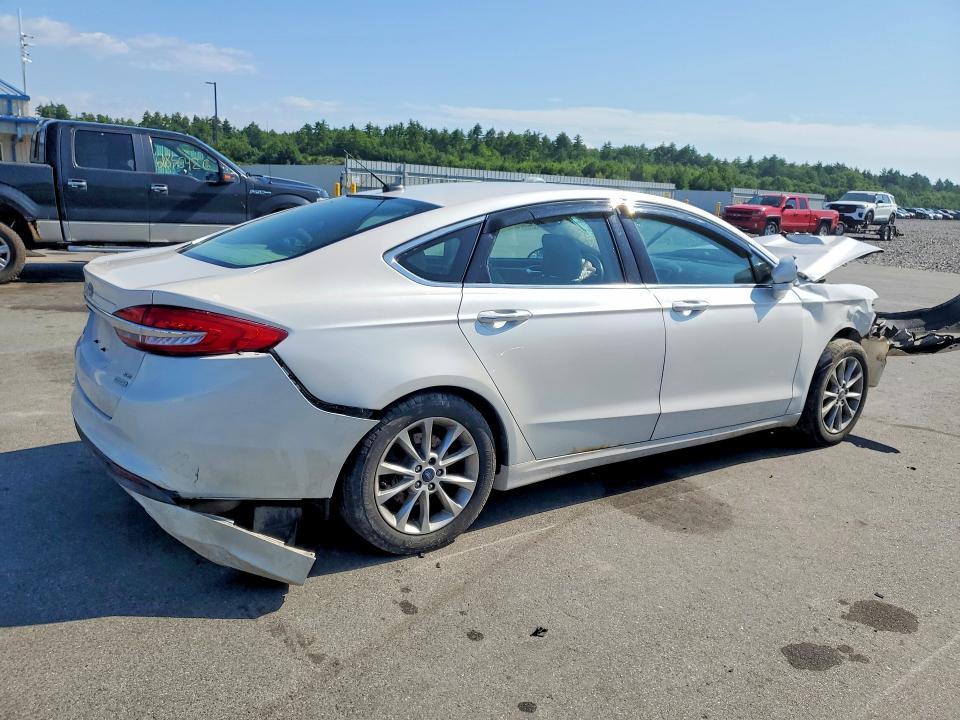 Photo 3 from auction – 2017 FORD FUSION with VIN 3FA6P0HD6HR114910